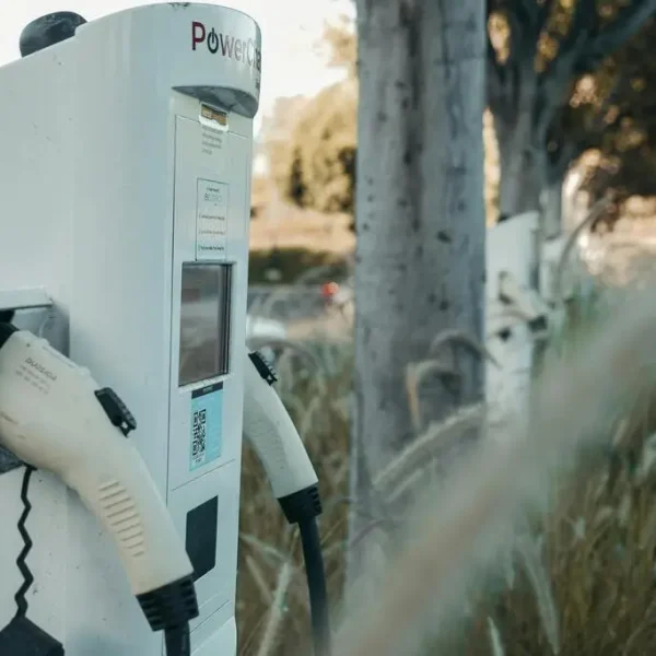 EV Charger 8 evcharger-ezgif.com-jpg-to-webp-converter